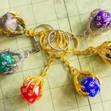 D20 Claw keychain: Random colours